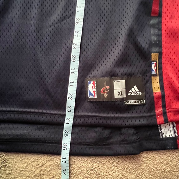 LeBron James Cleveland jersey - Picture 3 of 6